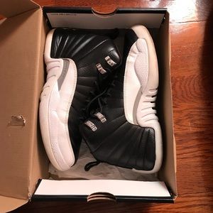 Jordan Playoff 12s 🖤❤️